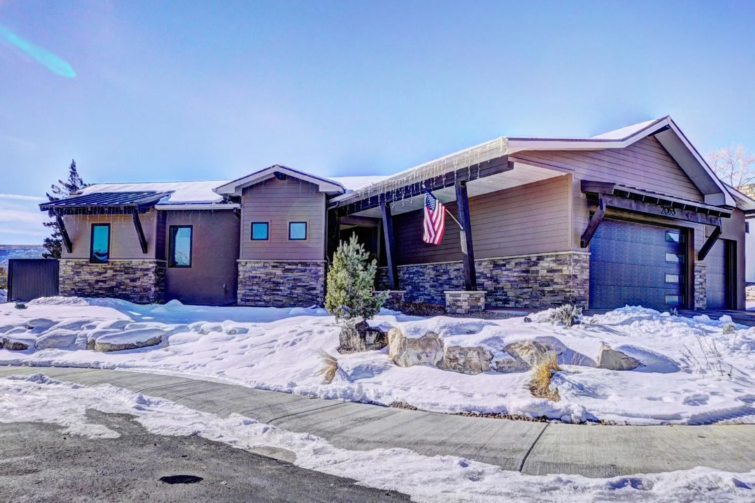 Sienna Creek #2 Feature Sienna Creek #2 Feature